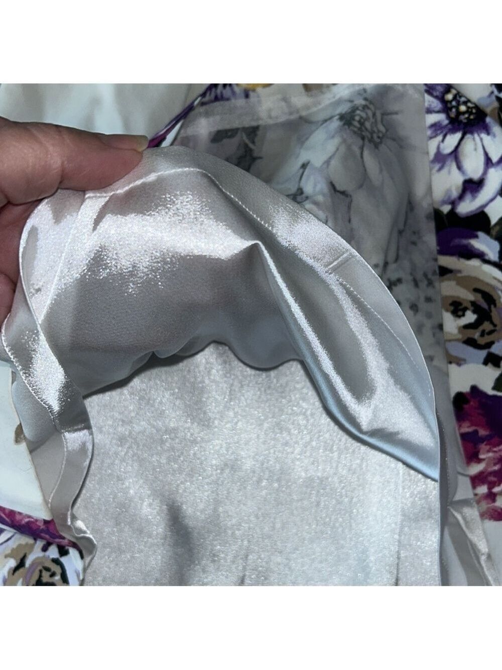 White House Black Market: White Strapless Dress w/ Floral Pattern: Size 0 - Picture 6 of 10